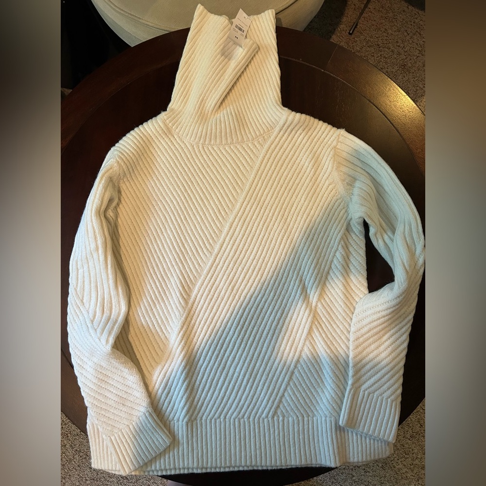 NWT Ann Taylor Cream Ribbed Turtleneck Knit Sweater - Medium
